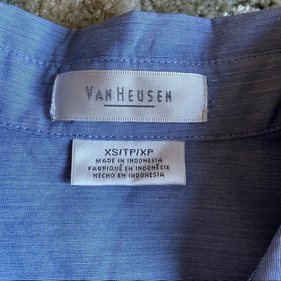 VAN HEUSEN Blue Button Down Shirt, Blue Shirt, Woven, Pleats, size XS - Picture 8 of 12